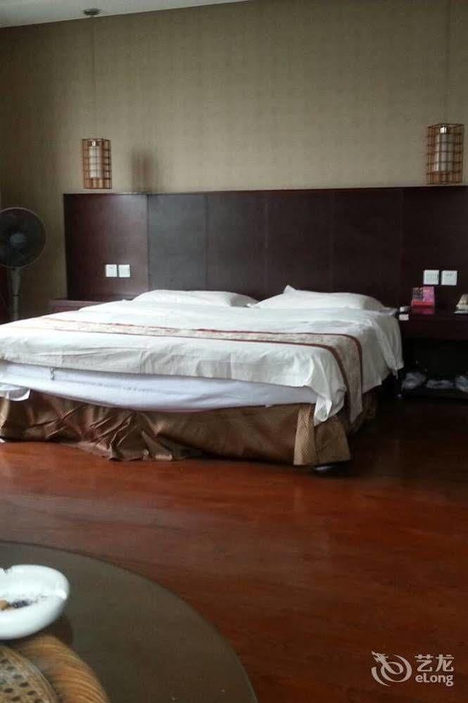 Super 8 Wenzhou Xingrong Hotel ภายนอก รูปภาพ